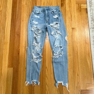 Women’s 00 American Eagle Distressed Ripped Jeans